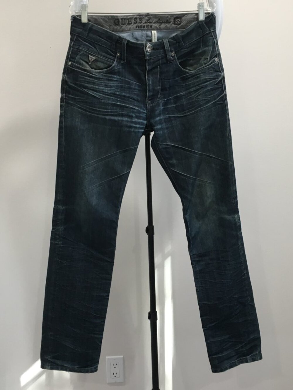 GUESS Premium Denim Dark Wash LINCOLN Slim Straight 5 Pocket Logo Hardware Jeans